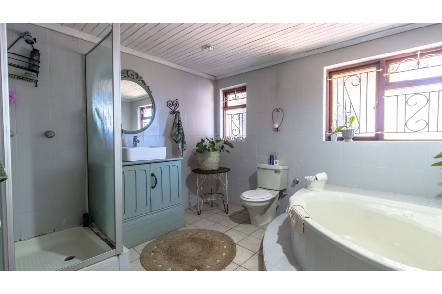 5 Bedroom Property for Sale in Paarl North Western Cape